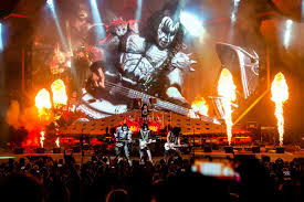 KISS New Year's Eve concert breaks 2 Guinness Records